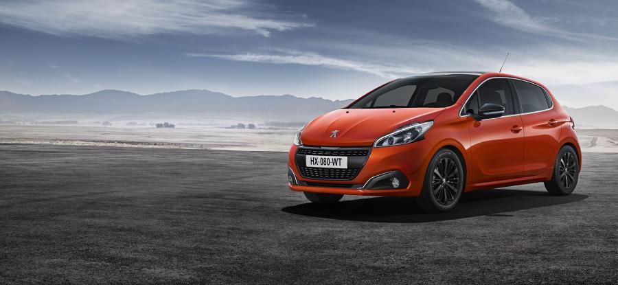  Peugeot 208 5-Door 2015 года  (фото 9 из 26)